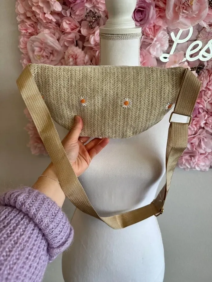 Banane beige brodée de fleurs pâquerettes neuve - photo numéro 7