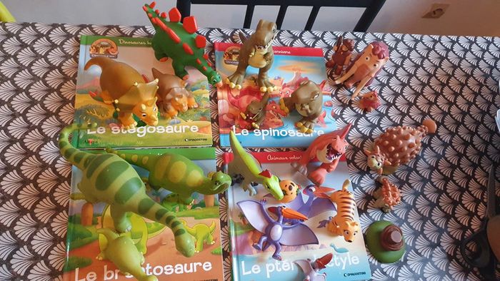 Dinosaures Altaya + 4 livres - photo numéro 7
