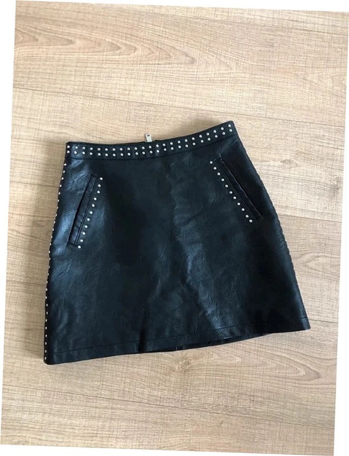 Jupe noire cloutée en simili cuir Astrid Black Label taille S jamais portée - photo numéro 11