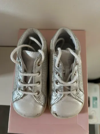 Chaussures premiers pas en cuir