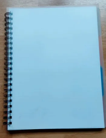 Cahier à spirales ligné et intercalaires