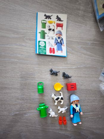 Playmobil 3007 - Fermière et famille de chats
