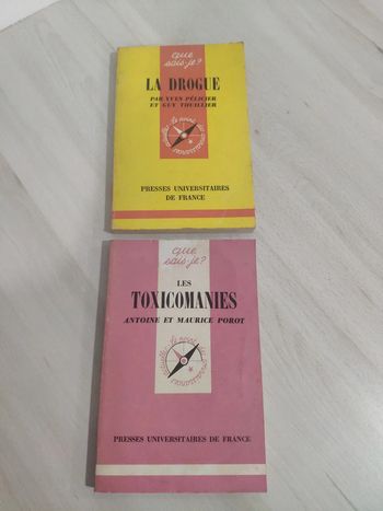Lot 2 livres que sais je presses universitaires les toxicomanies et la drogue Pelicier Porot
