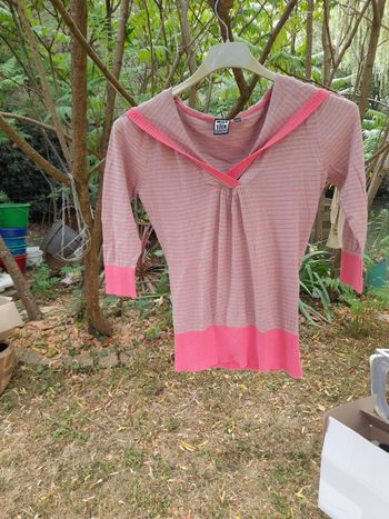 Vend Petit pull femme taille 38