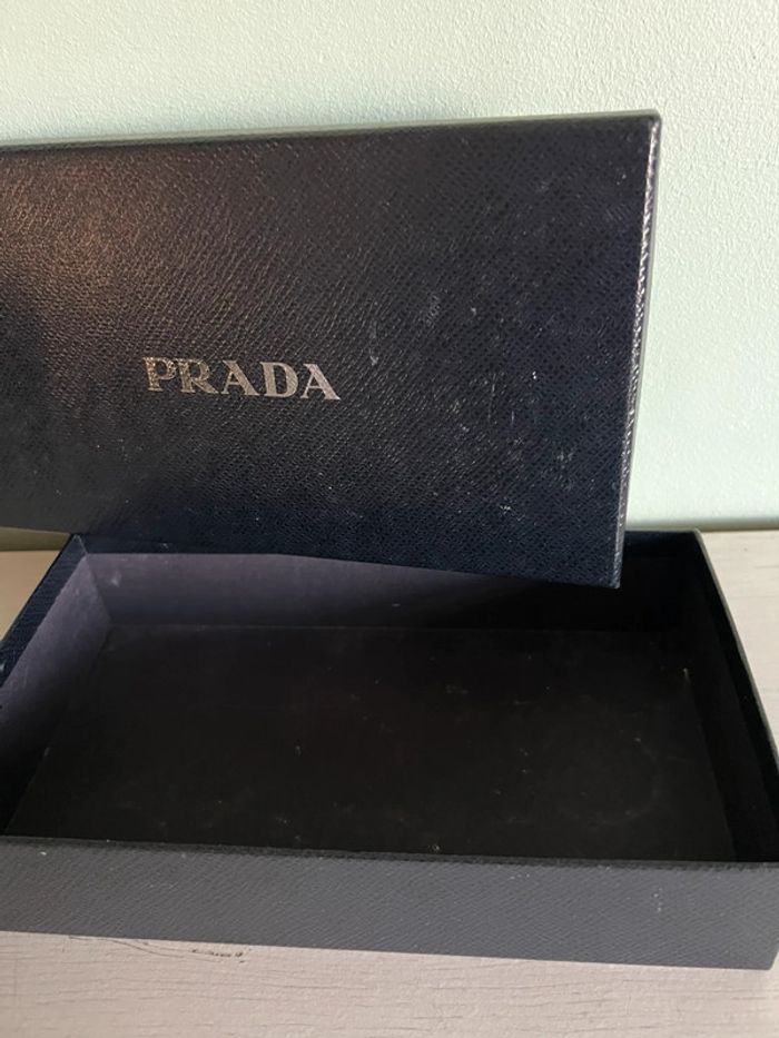 Boîte prada - photo numéro 2