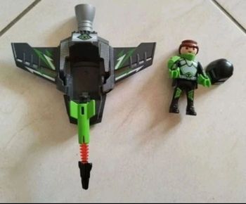 Playmobil 5281_ jet d attaque du robo-gang