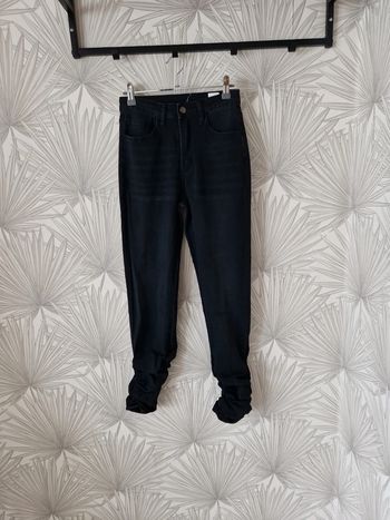 Joli jean Shein effet délavé et original sur le bas du pantalon taille 36