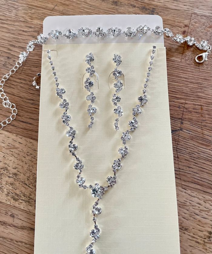 Ensemble trois pièces bijoux plaque argent strass collier bracelet bo neuf - photo numéro 12