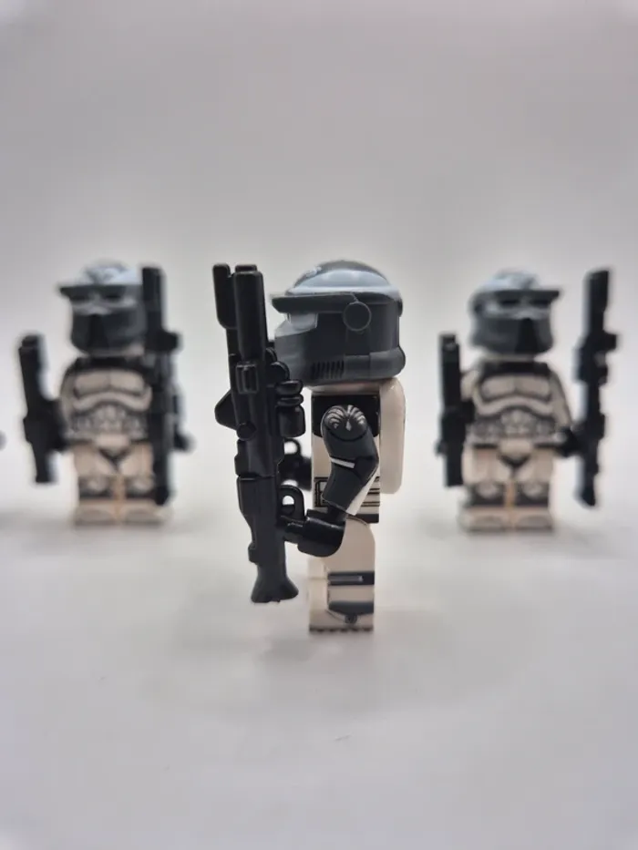 Figurines type lego 4 clones de la légion de Wolffe star wars - photo numéro 3