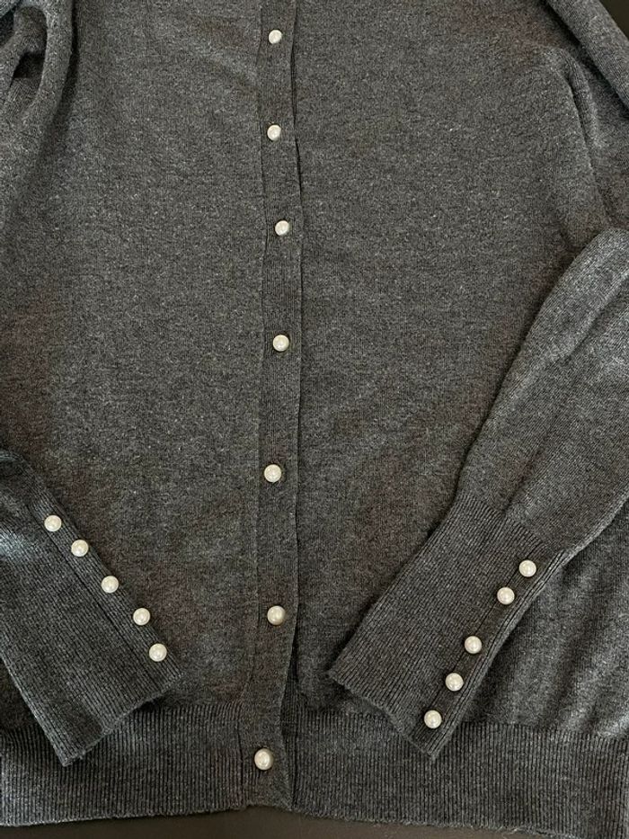 Cardigan grigio con perle - photo numéro 2
