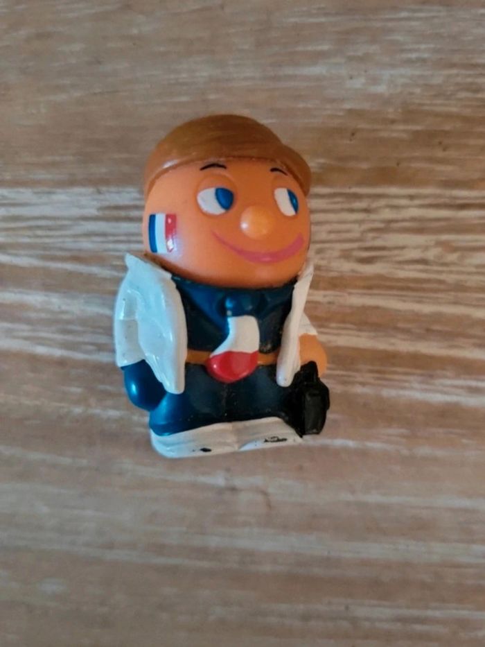 Lot de 2 figurines Kinder Fan de foot 2002 calendrier de l'avent Noël piñata anniversaire - photo numéro 2