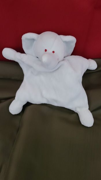 doudou éléphant semi plat