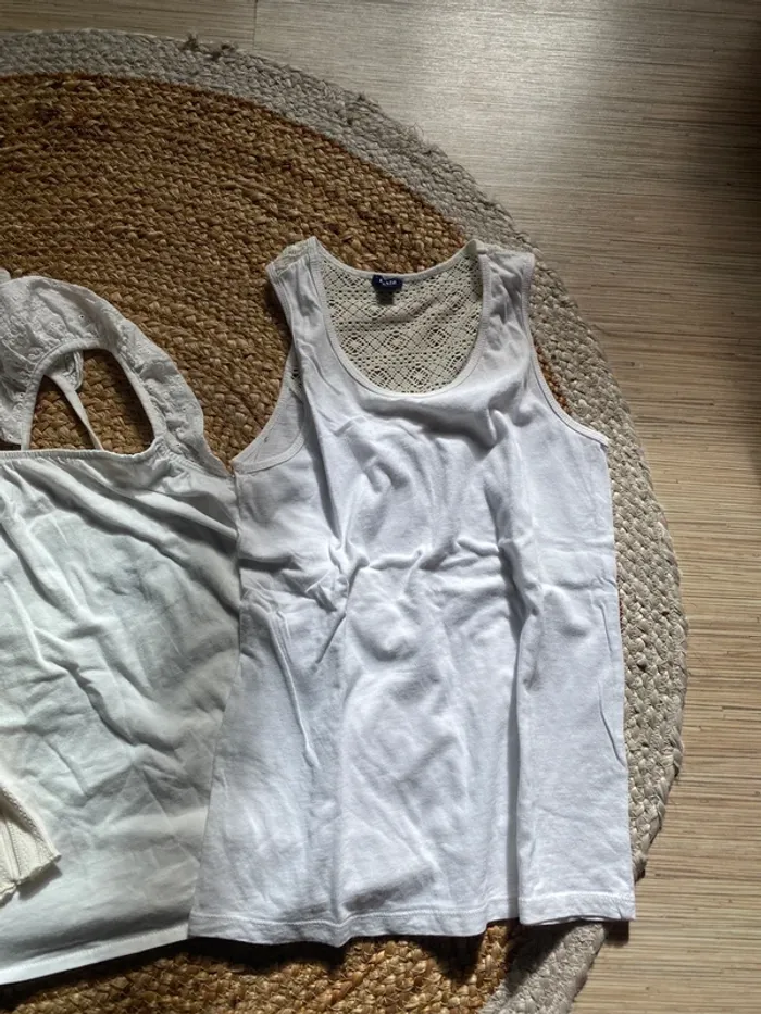 Lot t-shirt et débardeur - photo numéro 4