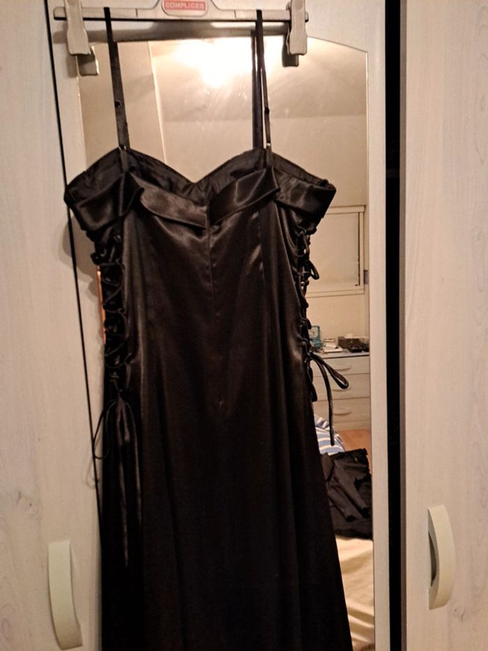 Robe en satin - photo numéro 3