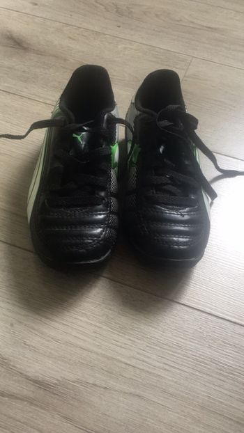 Chaussure de foot PUMA enfant