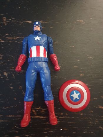 Figurine captain america