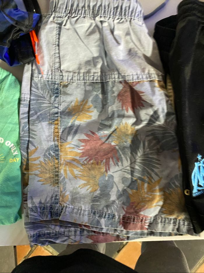 Lot de 8 vêtements  enfants taille 8  /10 ans ans kiabi - photo numéro 5