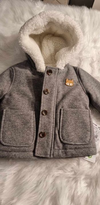 NEUF!!!!  💙💙💙💙superbe manteau 6 mois doux et   chaud (ferme)💙💙💙💙