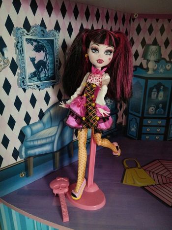 Monster high Draculora forbbiden love