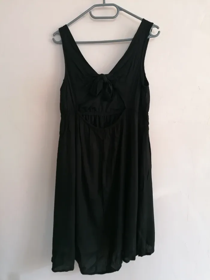 Robe noire - photo numéro 2