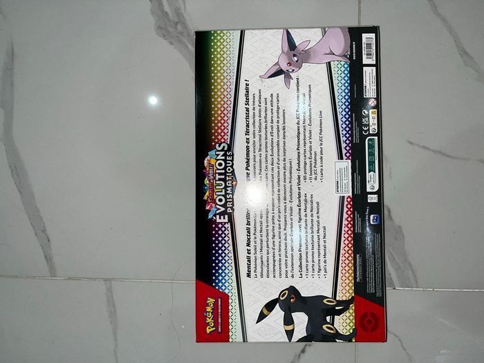 Coffret Pokémon premium collection figurine 8.5 évolutions prismatiques - photo numéro 2