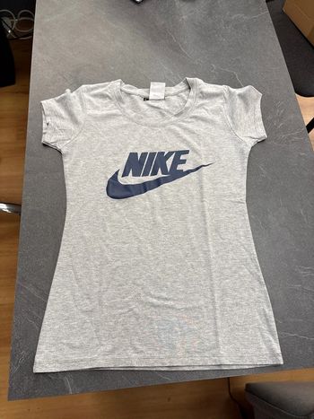 T-shirt pour femme Nike taille M