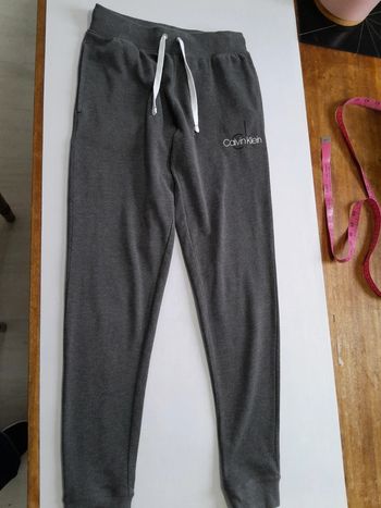 Pantalon jogging calvin Klein taille xs
