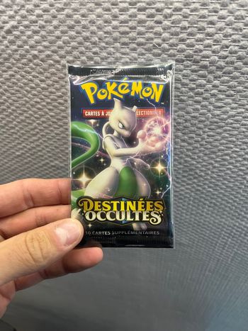 Booster Destinées Occultes Illustration Mewtwo 
