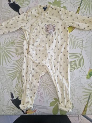Pyjama léger 1 pièce taille 12mois