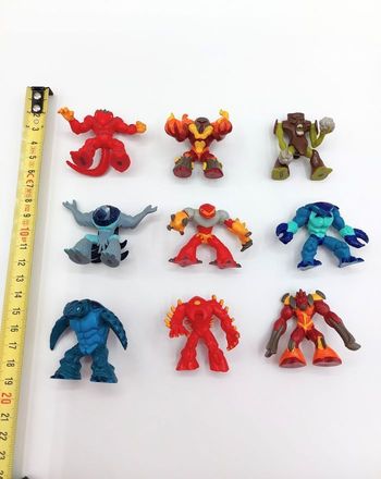Lot de 9 petites figurines Gormiti Giochi Preziosi 2007-2008 de 4 cm à 4,5 cm collection
