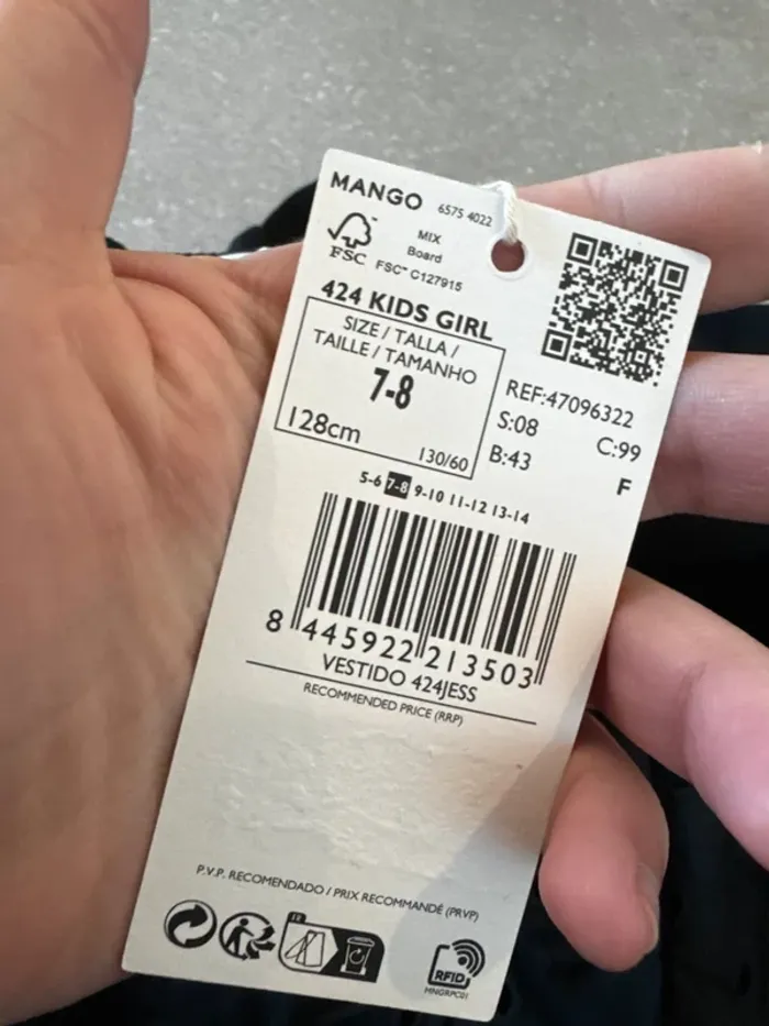 Robe brodée Mango, taille 7/8 ans, neuve valeur 30€ - photo numéro 3