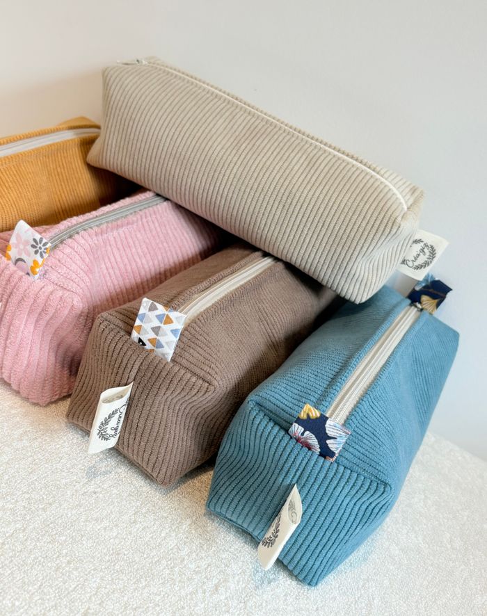 Trousse Bleu canard Velours Côtelé doublure fleurie - photo numéro 5