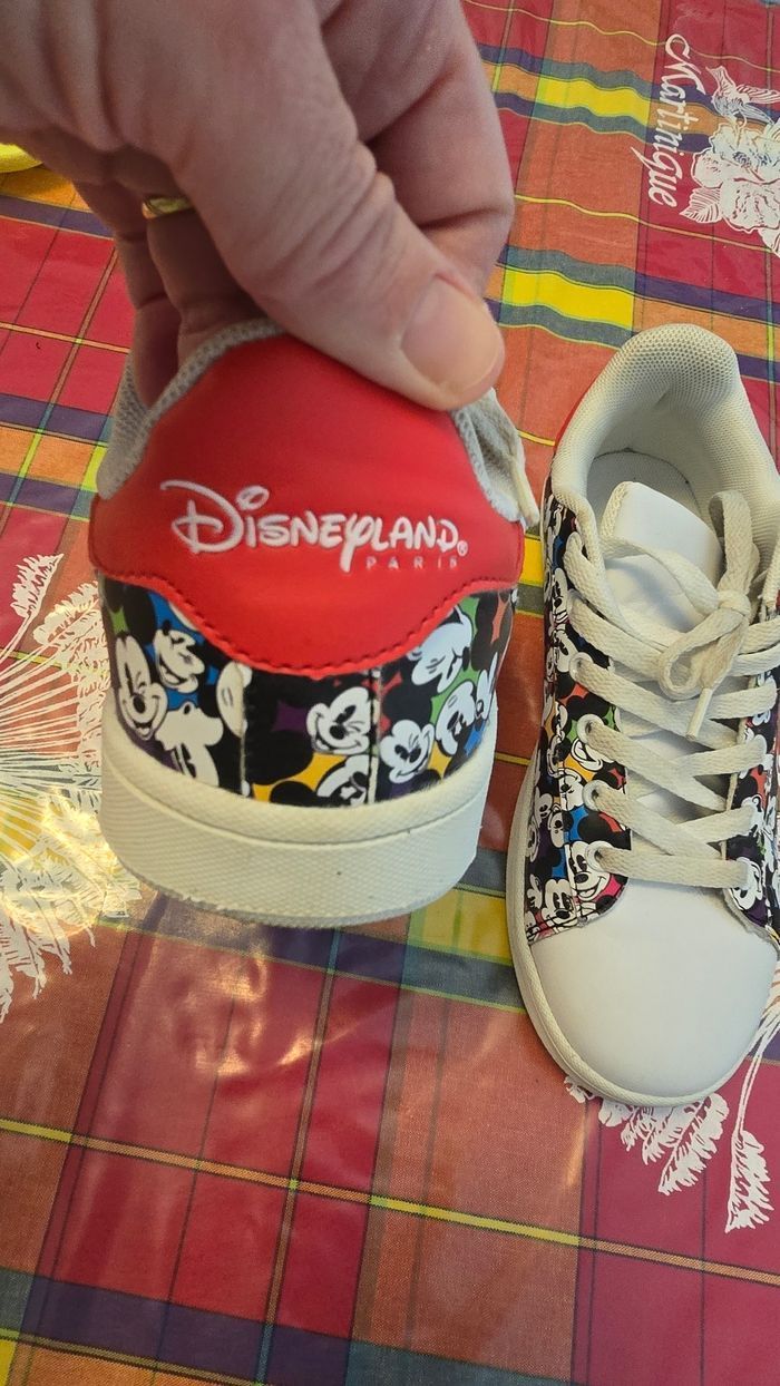 ⚘️ superbes baskets unisex pointure 36 disneylandparis ⚘️ - photo numéro 3