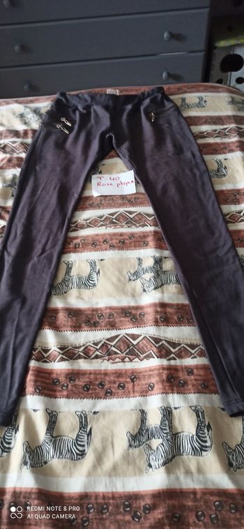 Pantalon slim t. 40