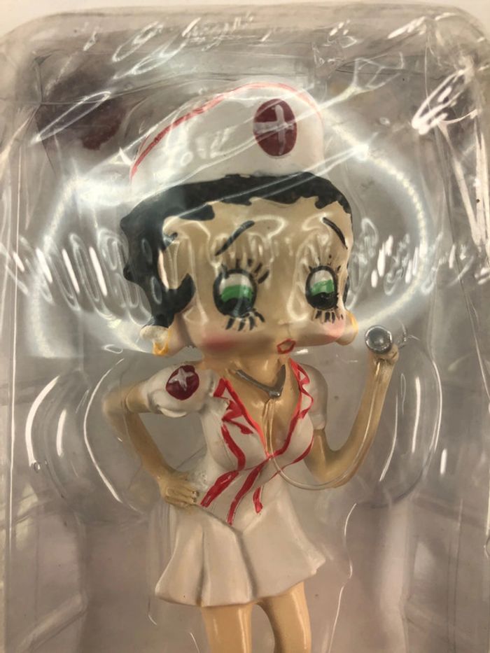 Betty boop infirmière statuette résine - photo numéro 2