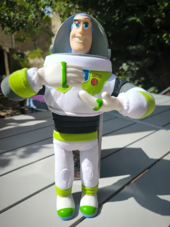 Peluche rigide buzz l'éclair toy story 30cm Disneyland Paris