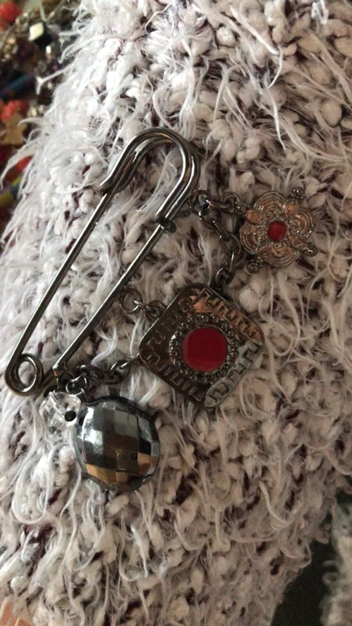 Broche - photo numéro 2