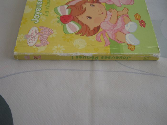 Livre Charlotte aux Fraises " Joyeuses pâques - La chasse aux oeufs". - photo numéro 4