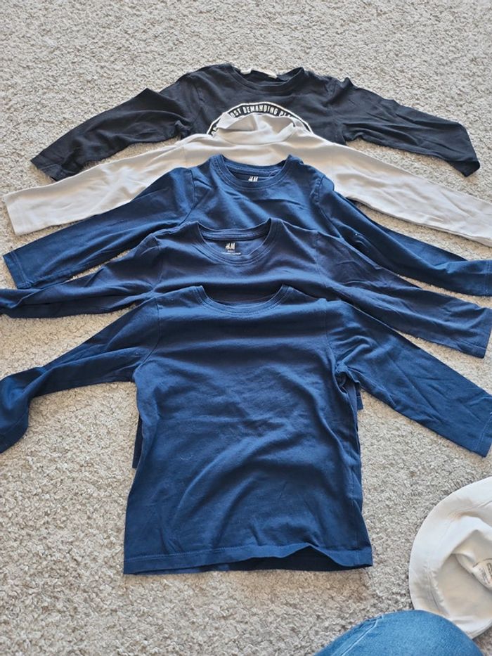 Lot de vêtements garçon 👦 Taille 24 mois - photo numéro 2
