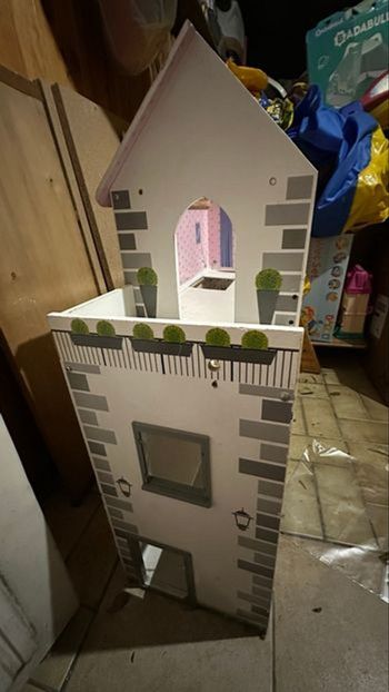 Maison de poupée en bois 