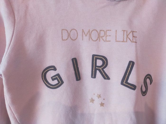 Pull a capuche rose Kiabi 10 ans . - photo numéro 4