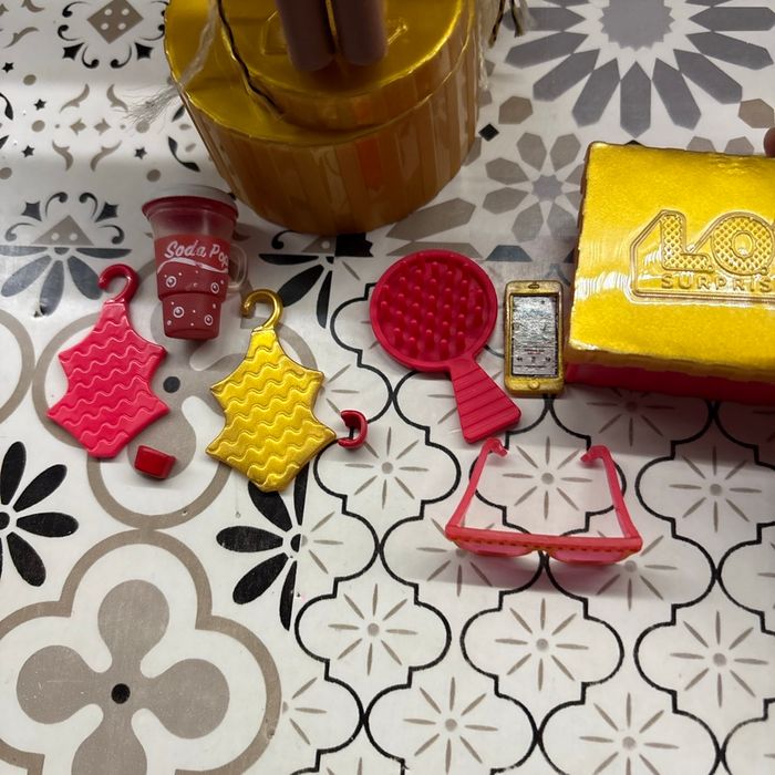 Poupée lol - photo numéro 2