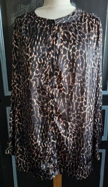 Chemise légère motifs léopard taille 48-50