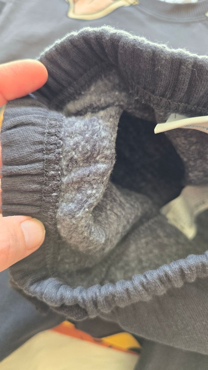 NEUF(non portés) 😍🥰superbe ensemble teeshirt mc et pantalon molleton 18 mois 86cm (le roi lion)  Garçon💙💙🤩😍 - photo numéro 5