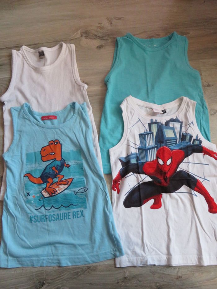 Lot de 4 débardeurs 8 ans