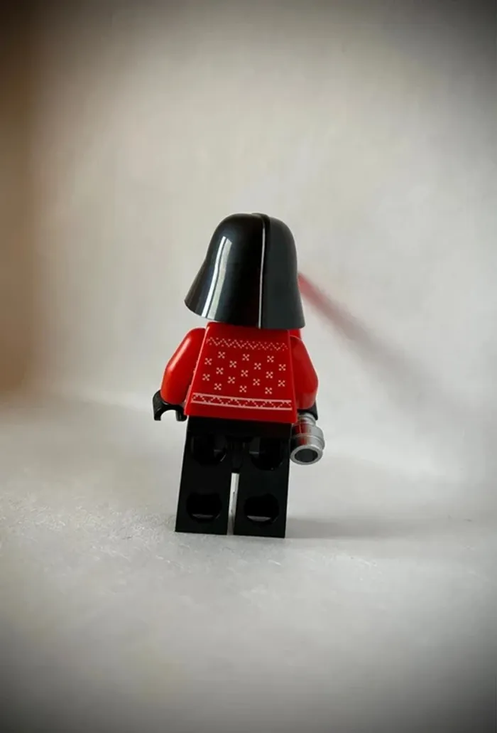 Minifigurine LEGO Star Wars SW1121 - Darth Vader en Pull de Noël - En très bon état - photo numéro 4