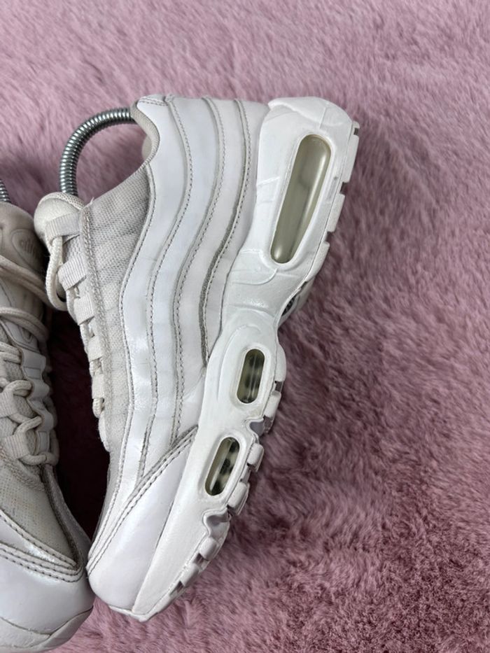 Nike Air Max 95 Triple White – Pointure 38 Réimperméabilisées - photo numéro 10