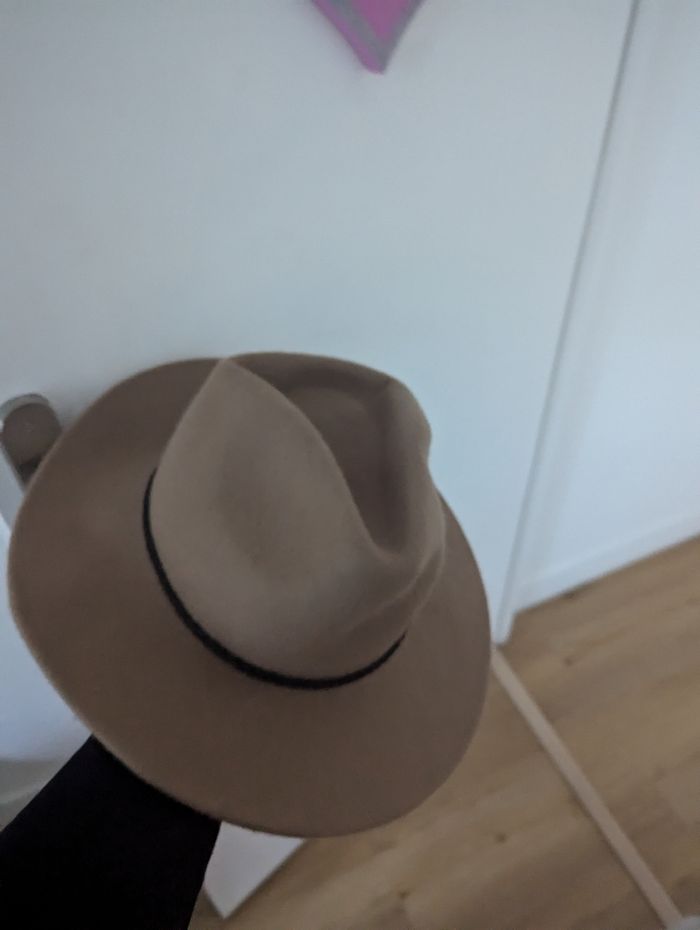 Chapeau neuf - photo numéro 2