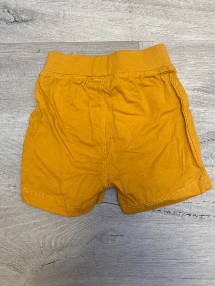 Short moutarde - photo numéro 2