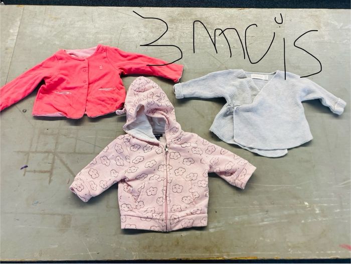 Bébé 3 mois - photo numéro 2